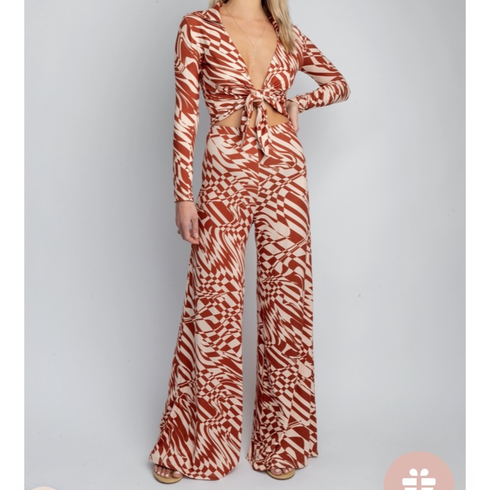 Resa Jamea Set : 70’s Vibe Top and Pant Set.